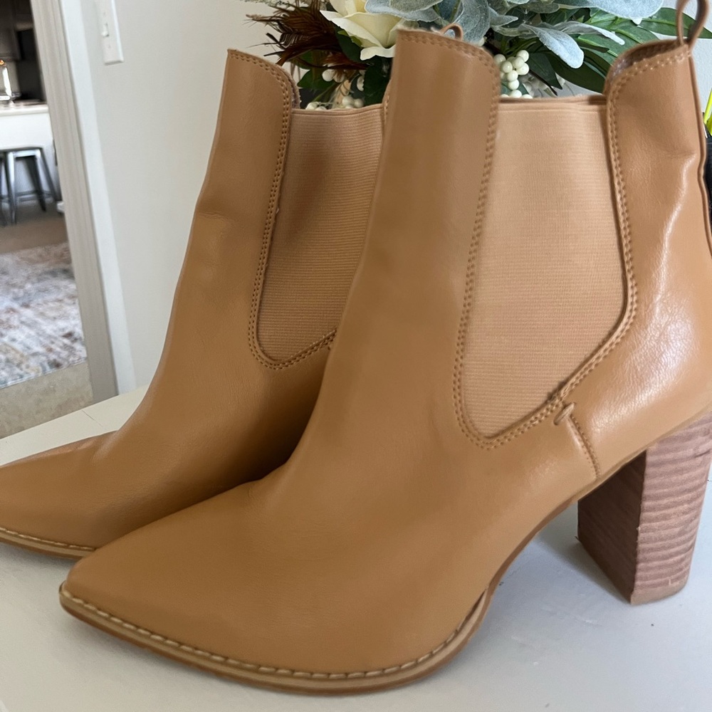 Size 9 Vici Boots